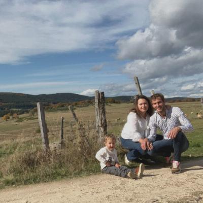 Extrait "je m'adapte en fonction de mon fils et de la ferme" selon Morgane, femme d'agriculteur Extrait "je m'adapte en fonction de mon fils et de la ferme" selon Morgane, femme d'agriculteur