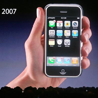 Inventing the iPhone: Myths, Mistakes, and Group Genius Inventing the iPhone: Myths, Mistakes, and Group Genius