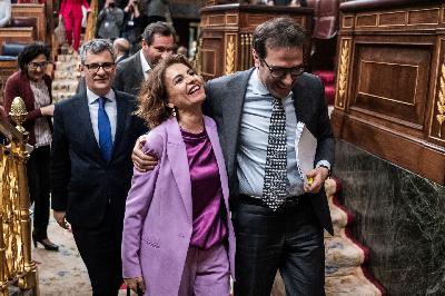 Trump aplaza el ultimátum a Irán y Sánchez "trampea" el decreto anticrisis