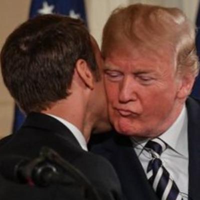 ¿Beso entre hombres? El saludo argentino que sorprende a todos ¿Beso entre hombres? El saludo argentino que sorprende a todos