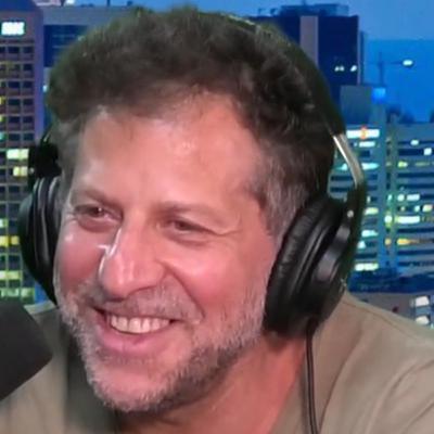 שדר הרדיו הותיק נפתלי קון על קריינות לפרסומות וימי הרדיו הראשונים