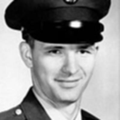 פשע בתשע עונה 2 פרק 2 - דין קורל הקדנדימן פשע בתשע עונה 2 פרק 2 - דין קורל הקדנדימן