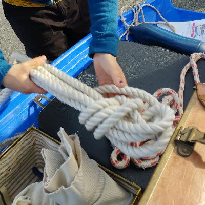 Bivouac des Sciences - Les équipements d'un marin Episode 3 : A quoi servent les bouts sur un bateau ? Bivouac des Sciences - Les équipements d'un marin Episode 3 : A quoi servent les bouts sur un bateau ?