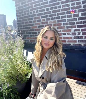 S10 Ep79: 12/23/21 - Chrissy Teigen Keeps It Real On Instagram—Says She Doesn't Care About 'Curating' Perfection On Social Media S10 Ep79: 12/23/21 - Chrissy Teigen Keeps It Real On Instagram—Says She Doesn't Care About 'Curating' Perfection On Social Media