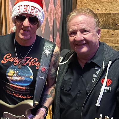 DOUG TALKS TO GARY HOEY about the NEW ALBUM AVALANCHE and Gary Cranks up His Guitar Live !