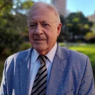 Hugo Pizzi (Médico Infectólogo, Prof. Titular Plenario de la Facultad de Medicina de la UNC) In Loco