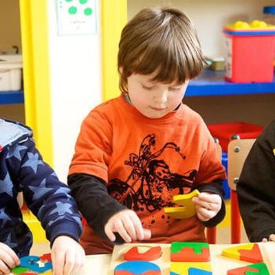 Tús Áite: Staid na naíonraí lán-Ghaeilge lasmuigh den nGaeltacht