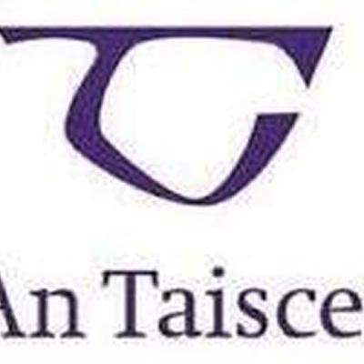 Áine Ní Cholla as an tSeanbhaile ar an Fhál Carrach. Áine Ní Cholla as an tSeanbhaile ar an Fhál Carrach.