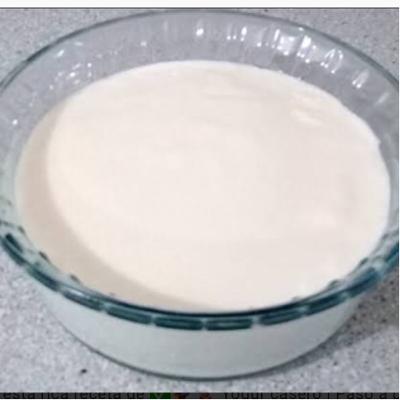 El que con leche se quema, hasta al jocoque le sopla