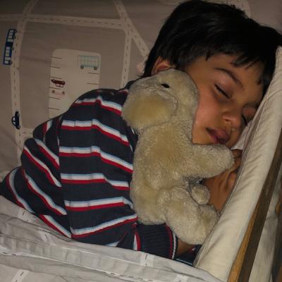 چرا تو اتاق ساکت و تاریک بخوابم؟؟؟🤨🤔 چرا تو اتاق ساکت و تاریک بخوابم؟؟؟🤨🤔