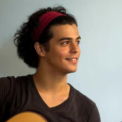 Resenha Cotidiana - Caio Magno