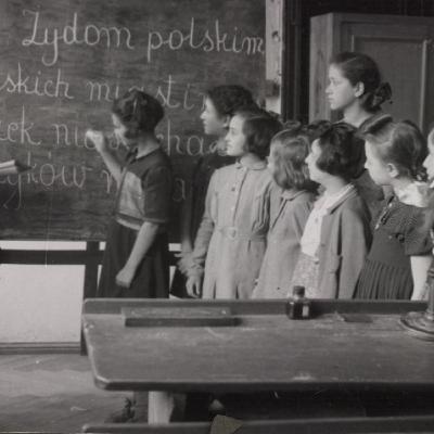 Odcinek 12 - Powojenne szkolnictwo mniejszości narodowych na Dolnym Śląsku Odcinek 12 - Powojenne szkolnictwo mniejszości narodowych na Dolnym Śląsku