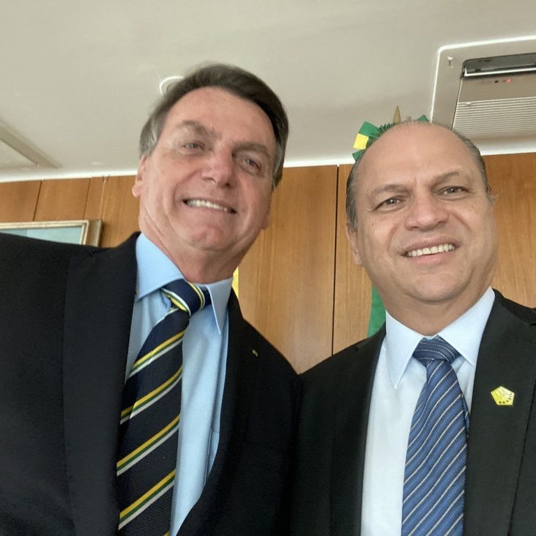 PROVOCANDO NAS ONDAS DO RÁDIO