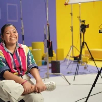 Adolescentes venezolanas y peruanas se unen para conducir micronoticiero sobre salud sexual y violencia de género