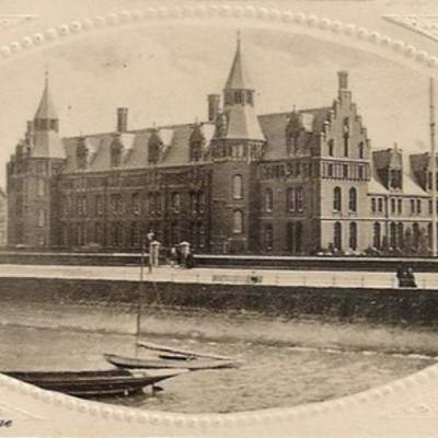 EP 304: Halloween- The Old Mansion (W Bob Holland)