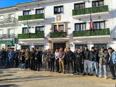 Dolor en Torrox (Málaga): más de 500 personas se concentran para recordar a la familia Rabah fallecida por un escape de gas