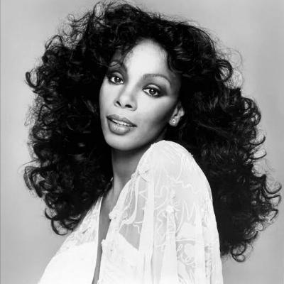 RECORRIDO POR LA HISTORIA Y LA MUSICA DE DONNA SUMMER. RECORRIDO POR LA HISTORIA Y LA MUSICA DE DONNA SUMMER.