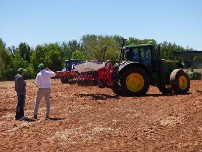 "Sin rentabilidad no hay relevo generacional": el campo alerta de la fuga de jóvenes "Sin rentabilidad no hay relevo generacional": el campo alerta de la fuga de jóvenes