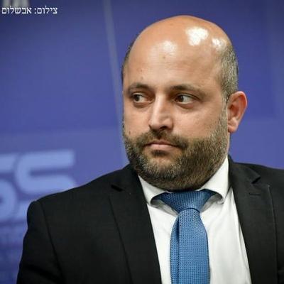 "ההסכם במשבר - חמאס יודע איפה החללים" "ההסכם במשבר - חמאס יודע איפה החללים"