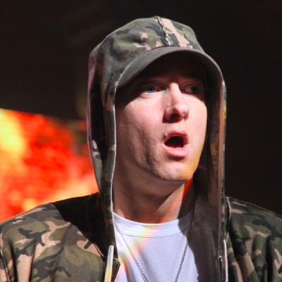 Эминем выступил вместе с лидером The White Stripes Джеком Уайтом Эминем выступил вместе с лидером The White Stripes Джеком Уайтом