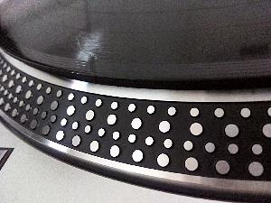 The Vibes 1.0 - Chuckles Mixed by a'De