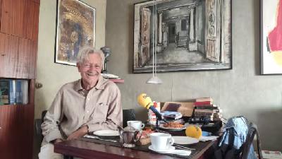 Una troballa al mercat dels Encants porta Kim Aubert a una nova novel·la gràfica