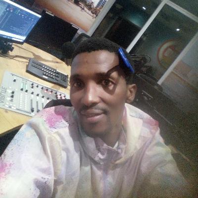 LIVE: MiddMornings:DYR1051 Your Music Your Station!! Wakeup With Great Content Every-Friday Morning LIVE: MiddMornings:DYR1051 Your Music Your Station!! Wakeup With Great Content Every-Friday Morning