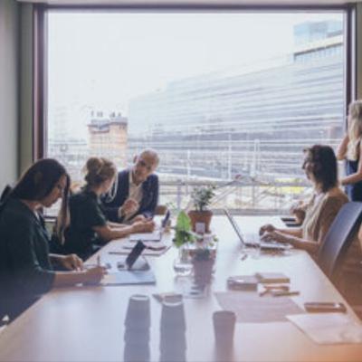 Overcoming Barriers to Leadership as female professionals