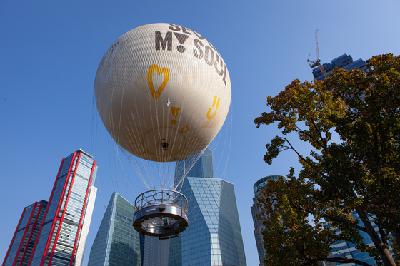Seouldal offers brief, serene moment of beauty high above Yeouido Seouldal offers brief, serene moment of beauty high above Yeouido