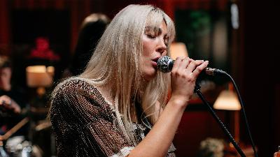 Evie Irie covers Lana Del Rey's 'Norman f***ing Rockwell' for Like A Version