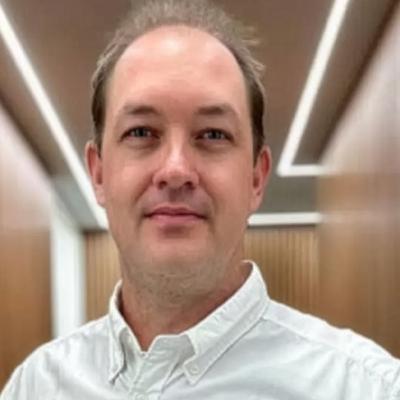 Ep 42: Dr Warren Jordan – Cracking Myths and Healing Movement with Chiropractic Care