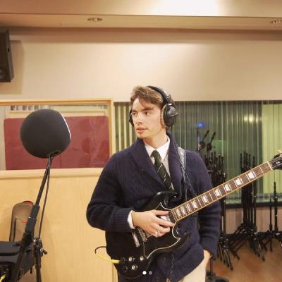 Episode 94: Will Thomas - Guitar Virtuoso Episode 94: Will Thomas - Guitar Virtuoso