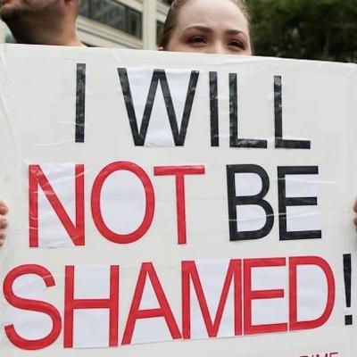 Body shaming e Revenge porn: Umberto Eco e la legione di imbecilli.