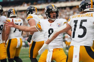 Fri Fix: grey beards, dreamboats, grills, your guide to the NFL playoffs
