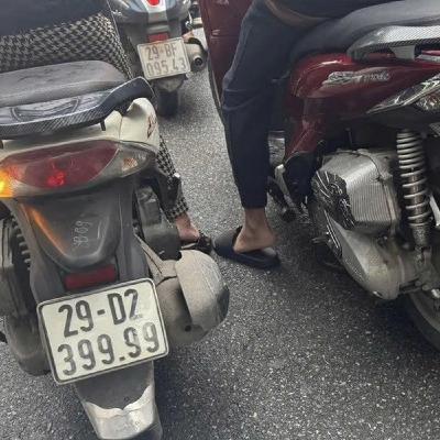 Biển số xe máy trùng nhau, cảnh sát giao thông xử lý ra sao?