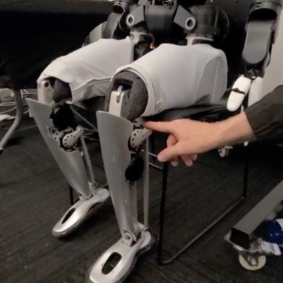 ROBOTERA: Live Demo 12-DOF Hand & L7 Humanoid Robot ROBOTERA: Live Demo 12-DOF Hand & L7 Humanoid Robot