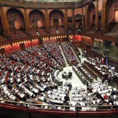 Manovra, presentati quasi 6 mila emendamenti. Spunta un condono del 2003 Manovra, presentati quasi 6 mila emendamenti. Spunta un condono del 2003