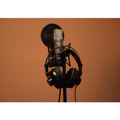 “Top 5 TIPS para ENTENDER INGLÉS real (Mejora tu Listening RÁPIDO)”
