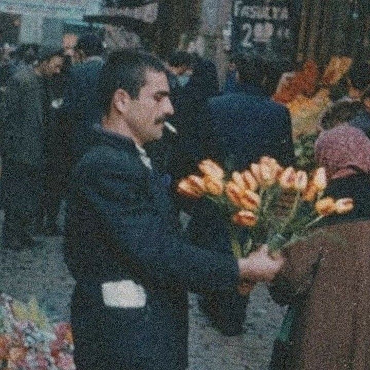 آنچه در آینه بود آدم دیروز نبود🚶‍♀️🌱