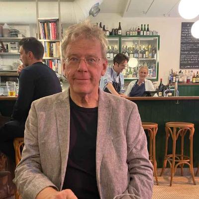 Bengt Fröderberg vet var skåpet ska stå