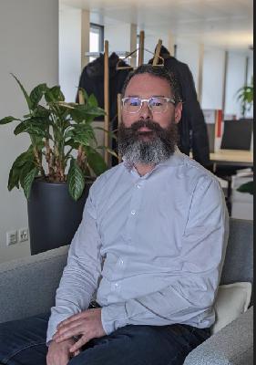 Episode 24 - Dr. Samuel Ewing and the New World of Digital Hospitals