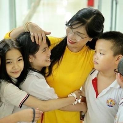 Dòng chảy sự kiện - Nên có hành động tri ân thầy cô thế nào khi nhiều địa phương và trường học đề nghị không tặng quà giáo viên trong ngày 20/11