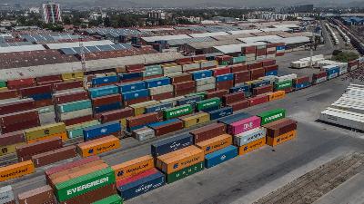 Trump orders tariffs on dozens of countries