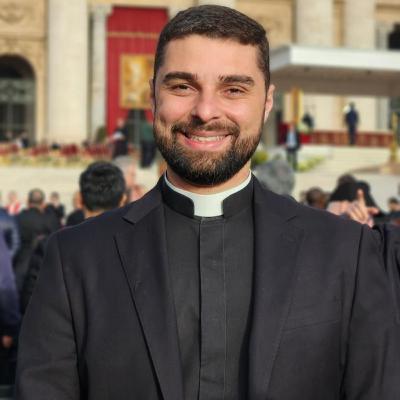 "A vocação é uma missão, um chamado", conta padre do ES que vive em Roma