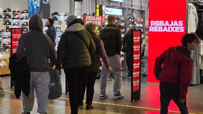 Les rebaixes arrenquen amb un ritme moderat Les rebaixes arrenquen amb un ritme moderat