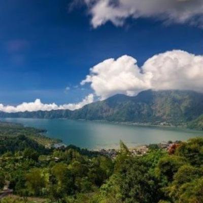 Cerita Rakyat Bali - Kebo Iwa dan Asal Usul Danau Batur