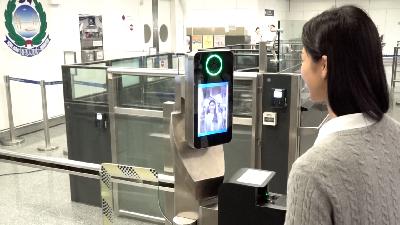 機場入境大堂明推出「容易飛e-道」本港居民憑容貌識別自助過關