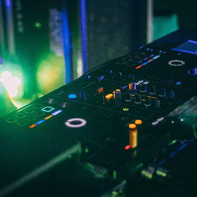 Shopping Spree Dancing Queen - Episode 32 of Worlds Collide