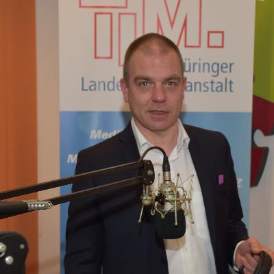 #010 „Medienpolitik zwischen Lokal-TV und Metaversum – Pflicht und Kür des Thüringer Staatssekretärs für Medien"