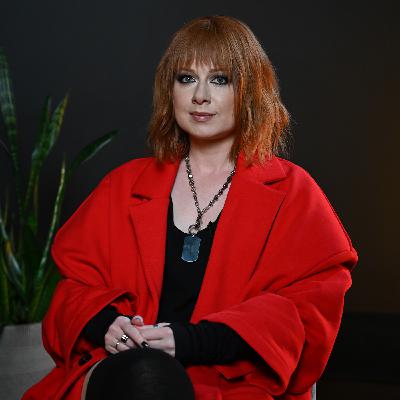 Юлия Савичева продолжает эксперименты: после тяжелой музыки она ударилась в электронную